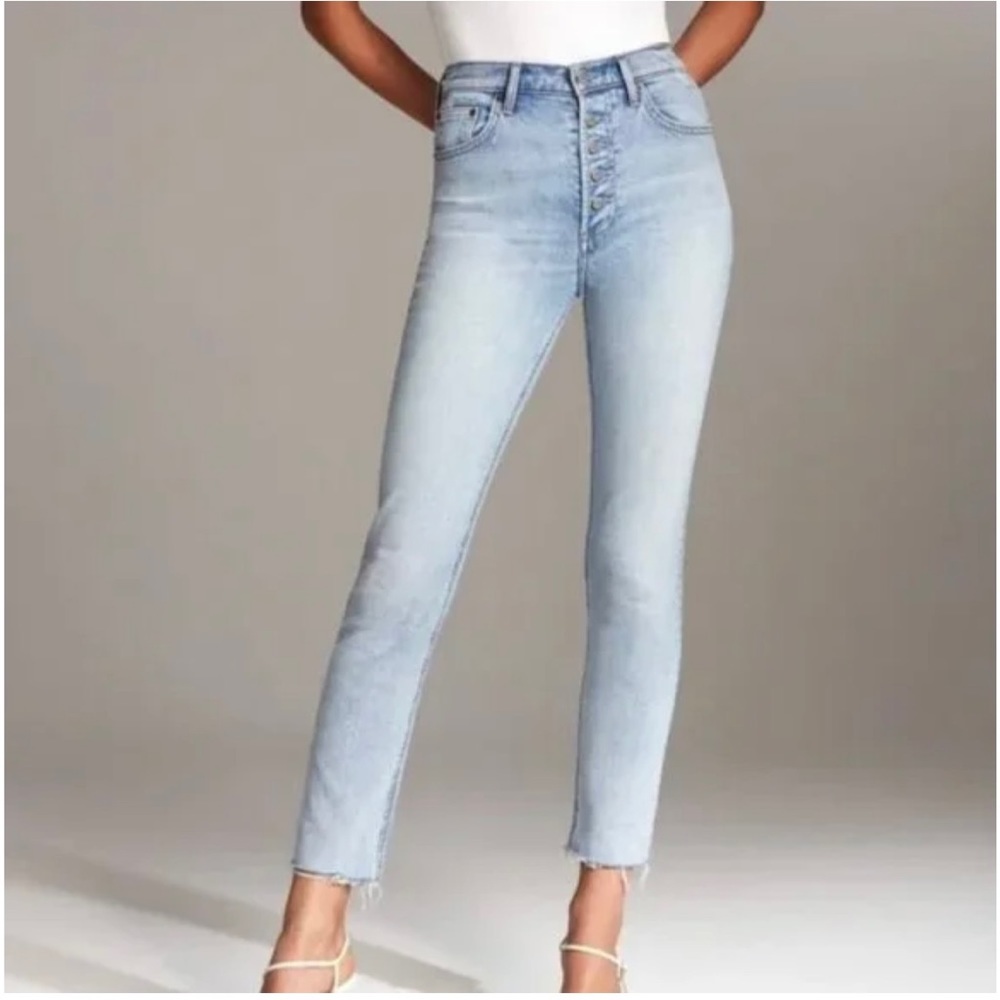 Aritzia Denim Forum The Yoko High Rise Slim Women's 26 Lightwash Button Fly
